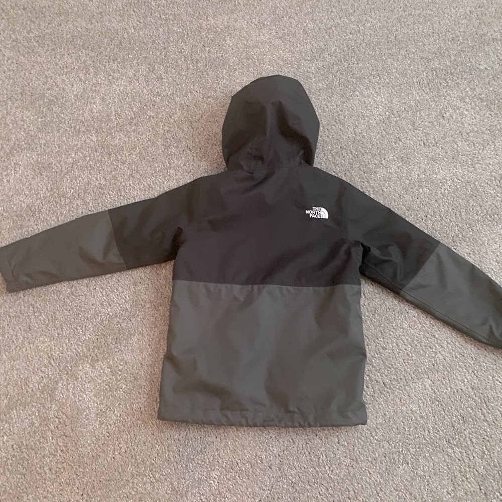 North face warm jacket for boys.